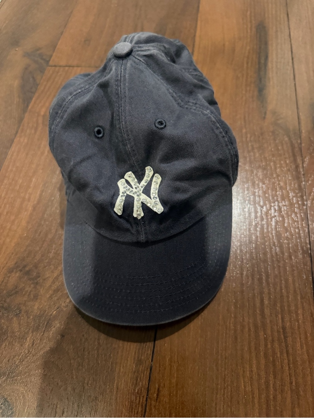 '47 Brand NY Yankees Rhinestone Logo Clean Up Hat Womens OSFA stadium